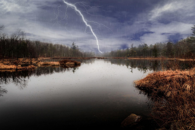 Обои картинки фото природа, молния,  гроза, река, лес
