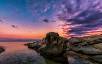 Картинка природа побережье вечер скалы catalonia закат камни calonge калонже spain море каталония