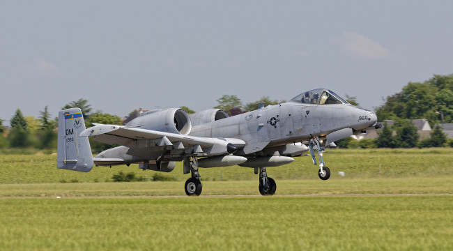 Обои картинки фото fairchild a-10 thunderbolt ii, авиация, боевые самолёты, истребитель