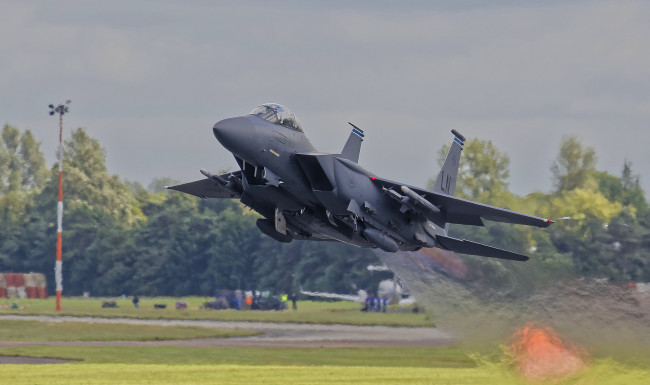 Обои картинки фото mcdonnell douglas f-15 eagle, авиация, боевые самолёты, истребитель