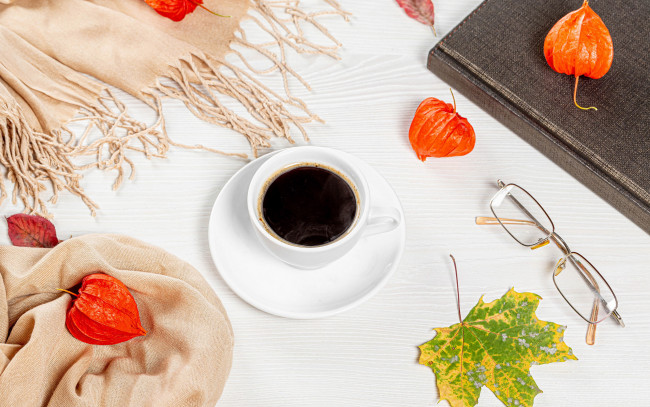 Обои картинки фото еда, кофе,  кофейные зёрна, осень, физалис