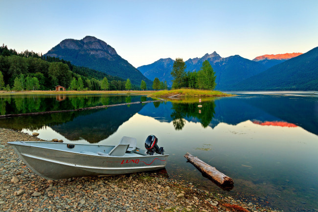 Обои картинки фото корабли, моторные лодки, моторная, лодка, озеро, горы