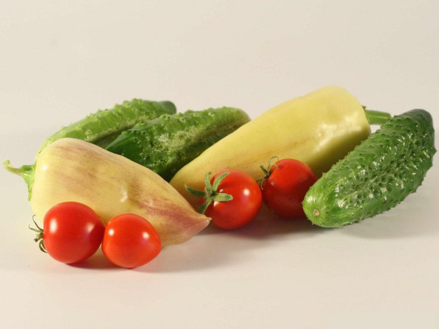 Обои картинки фото еда, овощи, огурцы, помидоры, томаты