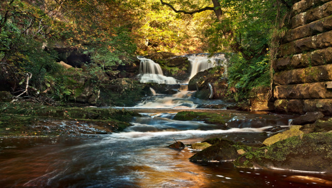 Обои картинки фото природа, водопады, водопад, лес, осень