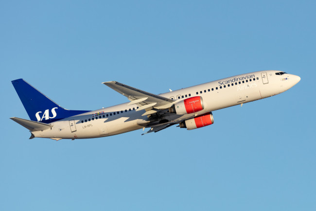 Обои картинки фото boeing 737-883, авиация, пассажирские самолёты, авиалайнер