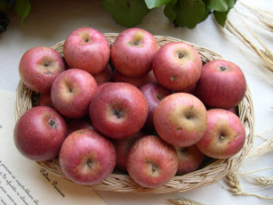 Картинка еда Яблоки ваза яблоки