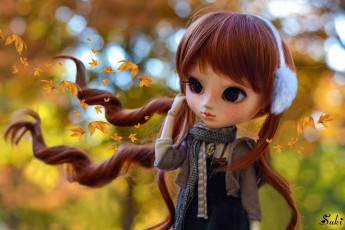 Картинка разное игрушки девочка рыжая кукла волосы листья осень