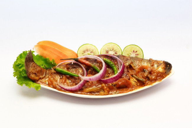 Обои картинки фото еда, рыба,  морепродукты,  суши,  роллы, жаренная
