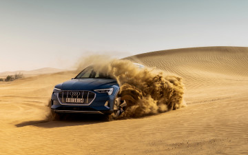 Картинка 2019+audi+e-tron автомобили audi электромобиль синий песок дюны пустыня внедорожник электрический ауди немецкие электромобили