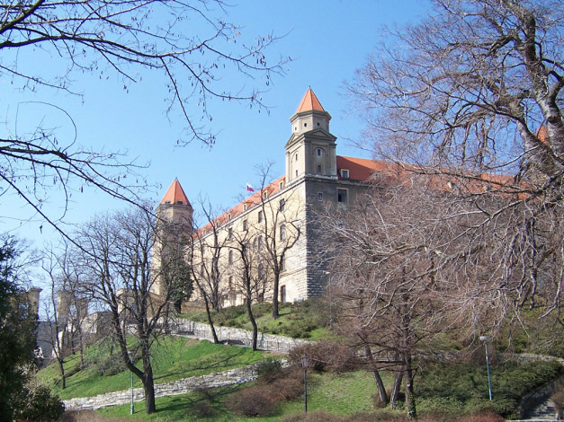 Обои картинки фото bratislava, slovakia, города, дворцы, замки, крепости
