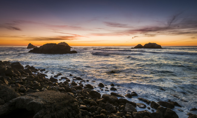 Обои картинки фото природа, побережье, океан, камни, закат, скалы
