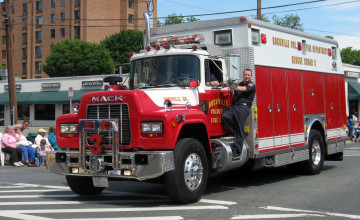 Картинка автомобили пожарные+машины автомобиль пожарный спецтехника красный колеса дорога разметка