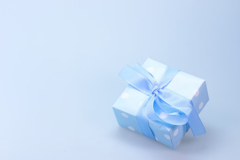 Картинка праздничные подарки+и+коробочки коробка подарок бант