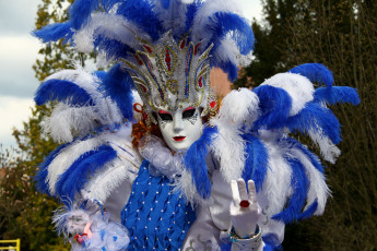 Картинка разное маски карнавальные костюмы перья корона венеция