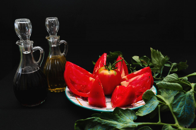 Обои картинки фото еда, натюрморт, базилик, помидоры, растительное, масло, соус, томаты