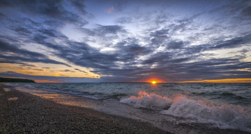 Картинка природа восходы закаты горизонт волны галька пляж океан солнце