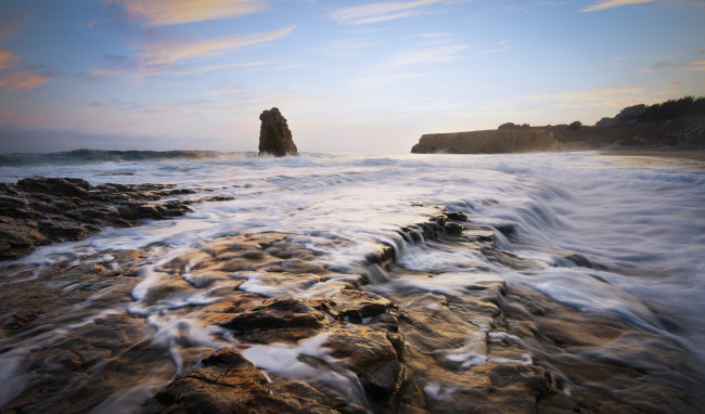 Обои картинки фото природа, побережье, волны, скала, камни, океан