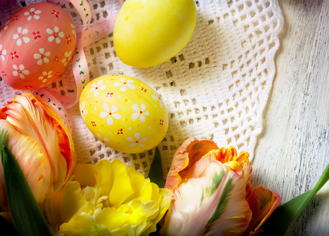 Обои картинки фото праздничные, пасха, цветы, тюльпаны, яйца