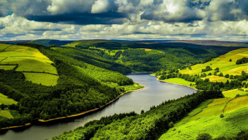 Картинка природа реки озера мост тучи холмы зелень леса поля небо река