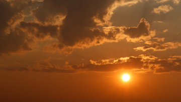 Картинка природа восходы закаты солнце небо облака вечер свет жёлтый