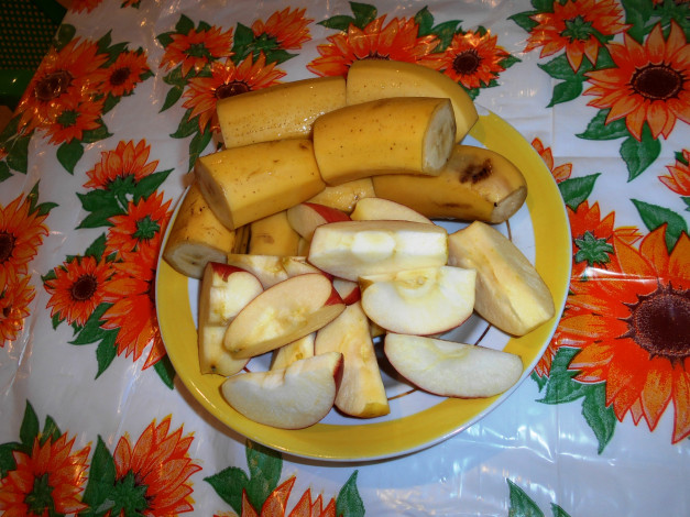 Обои картинки фото еда, разное, фрукты, яблоки, бананы