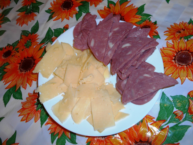 Обои картинки фото еда, разное, сыр, колбаса