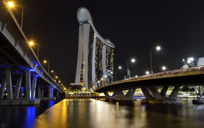 Обои картинки фото города, - мосты, сингапур, небоскреб, ночь, город, мост, огни, корабль