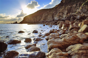 Картинка природа побережье море камни облака скалы
