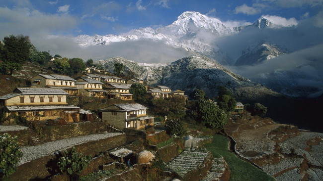 Обои картинки фото непал, города, панорамы, азия, дома, вид, деревня, гора