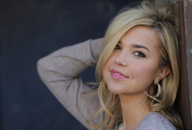 Обои картинки фото Arielle Kebbel, девушки