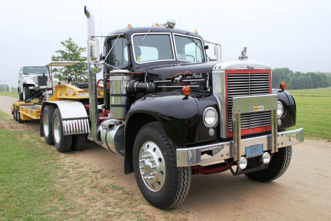 Обои картинки фото mack truck model b-73, автомобили, mack, inc, тяжелые, trucks, грузовики, сша