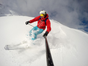 Картинка спорт экстрим шлем лыжник лыжи снег горы очки зима экстремальный