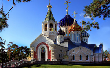 Картинка города -+православные+церкви +монастыри архитектура церковь купола красочные россии