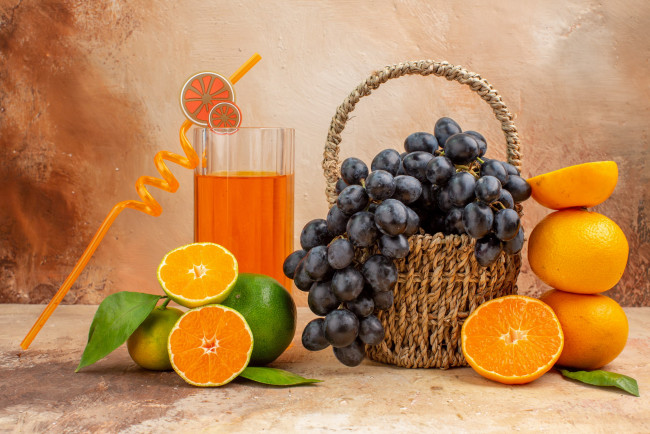 Обои картинки фото еда, фрукты,  ягоды, виноград, апельсины, сок