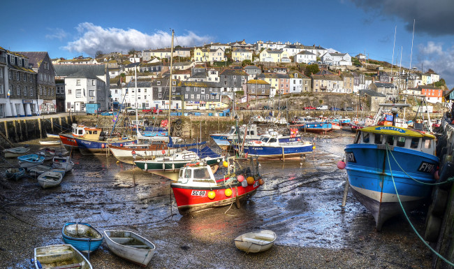 Обои картинки фото mevagissey harbour, корабли, порты ,  причалы, город, бухта, суда