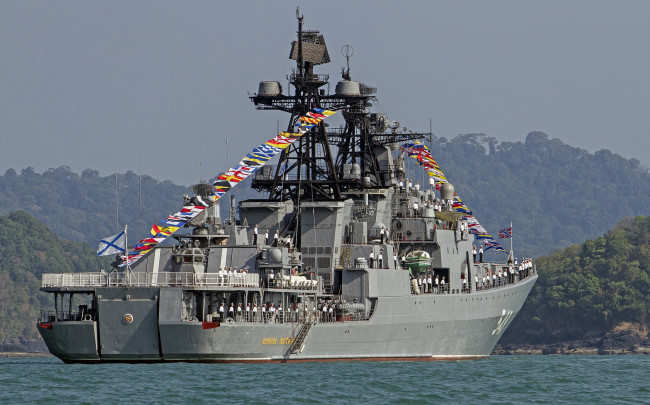 Обои картинки фото корабли, крейсеры,  линкоры,  эсминцы, флаг