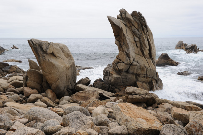 Обои картинки фото бухта триоозёрье, природа, побережье, бухта, камни, скалы, триоозёрье