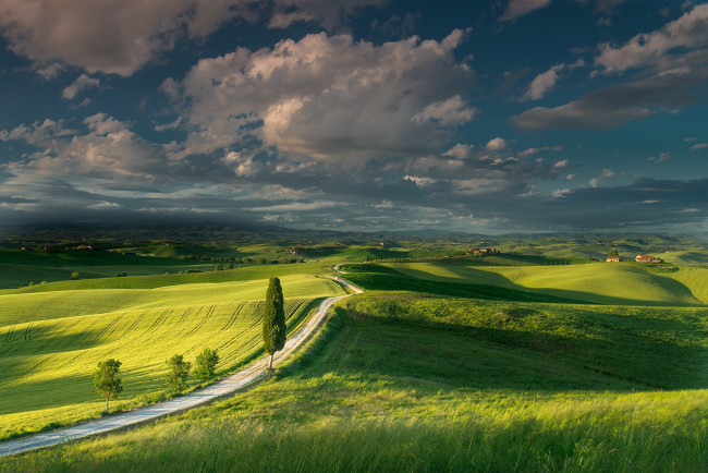 Обои картинки фото природа, луга, тоскана, поля, италия, лето, небо, облака