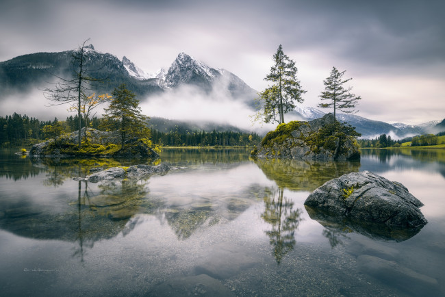 Обои картинки фото природа, реки, озера, горы, германия, бавария, скалы, туман, озеро