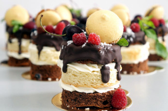 Картинка еда пирожные +кексы +печенье десерт лакомство пирожное малина