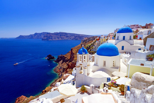 Обои картинки фото города, санторини , греция, море, острова, корабль, церковь