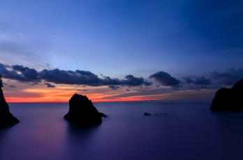 Картинка природа моря океаны скалы море закат облака небо
