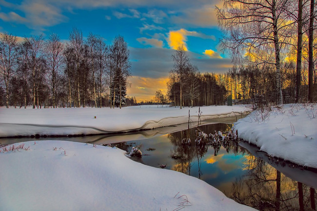 Обои картинки фото природа, реки, озера, небо, облака, лес, снег, ручей