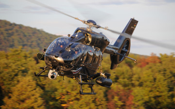 обоя eurocopter ec145, авиация, вертолёты, вертолет, черный, военная, eurocopter, ec145, небо, полет