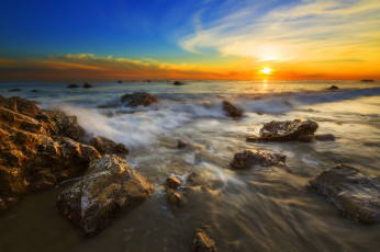 Картинка природа восходы закаты горизонт тучи волны камни солнце океан