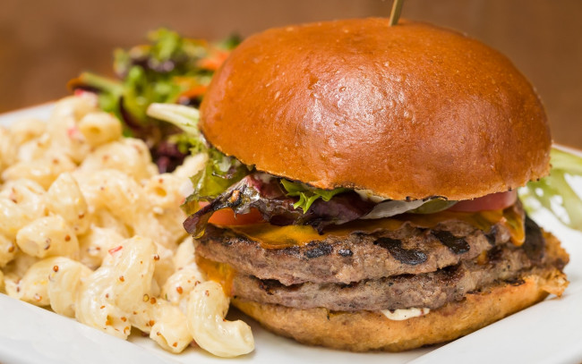 Обои картинки фото еда, бутерброды,  гамбургеры,  канапе, гамбургер, мясо, макароны