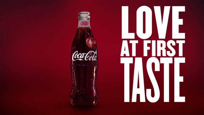 Обои картинки фото бренды, coca-cola, бутылка, напиток, надпись, слоган