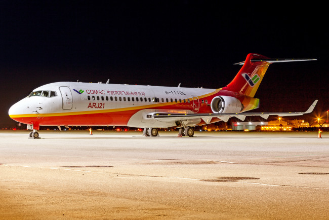 Обои картинки фото comac arj21-700, авиация, пассажирские самолёты, авиалайнер