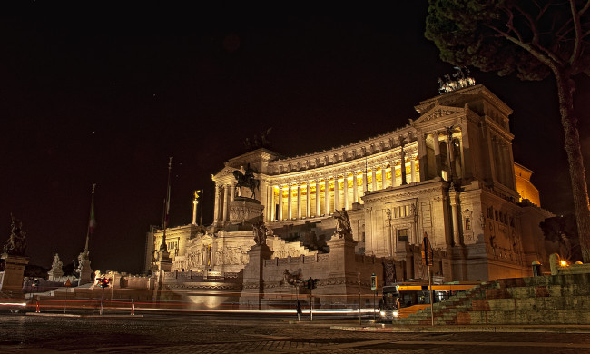 Обои картинки фото vittonano monument in rome, города, рим,  ватикан , италия, ночь, дворец
