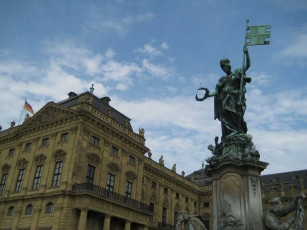 Картинка города памятники скульптуры арт объекты wuerzburg бавария